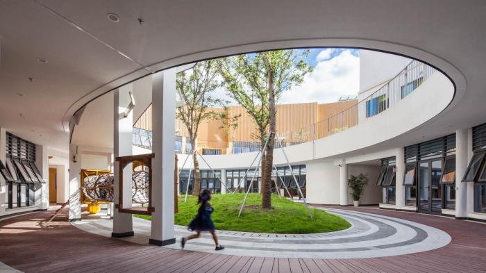 BIM建筑|一只静躺于海边的“海螺城堡”：大孚双语幼儿园 / 上海思序建筑规划设计