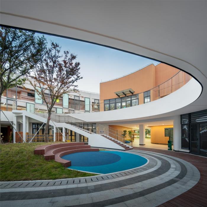 BIM建筑|一只静躺于海边的“海螺城堡”：大孚双语幼儿园 / 上海思序建筑规划设计