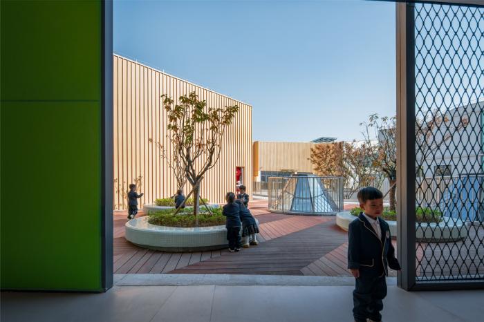 BIM建筑|一只静躺于海边的“海螺城堡”：大孚双语幼儿园 / 上海思序建筑规划设计