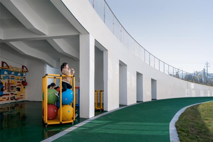 BIM建筑|一只静躺于海边的“海螺城堡”：大孚双语幼儿园 / 上海思序建筑规划设计