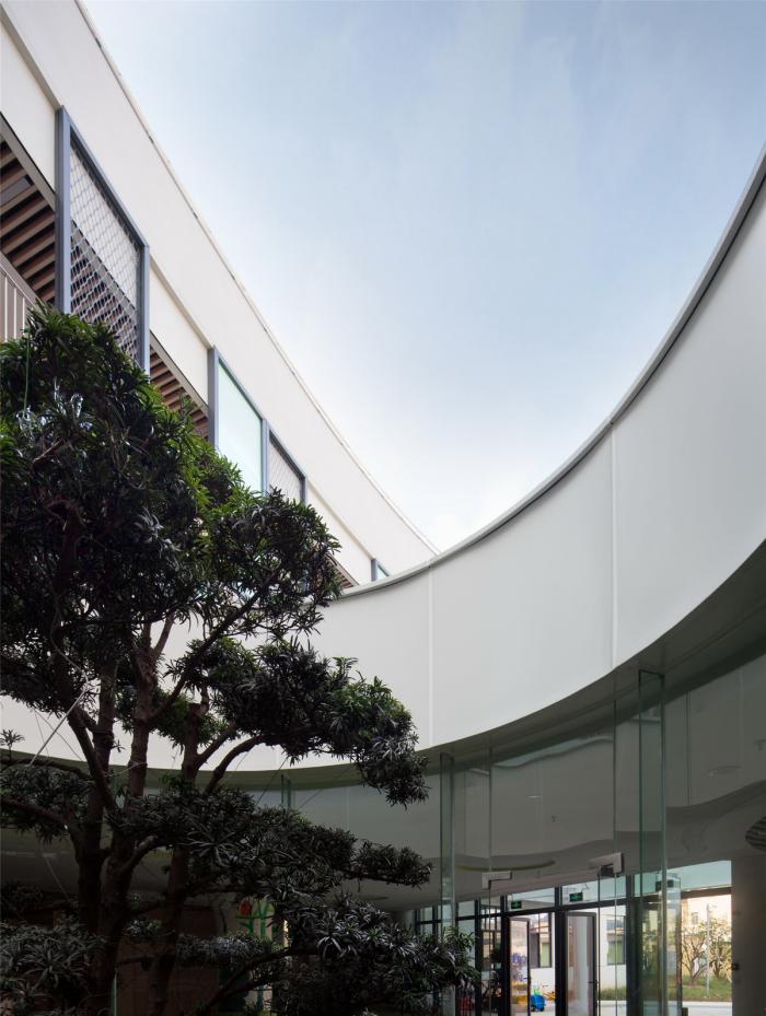 BIM建筑|一只静躺于海边的“海螺城堡”：大孚双语幼儿园 / 上海思序建筑规划设计