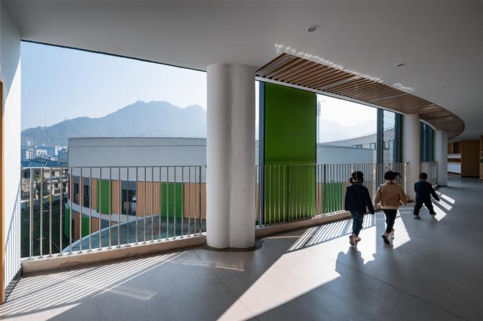 BIM建筑|一只静躺于海边的“海螺城堡”：大孚双语幼儿园 / 上海思序建筑规划设计