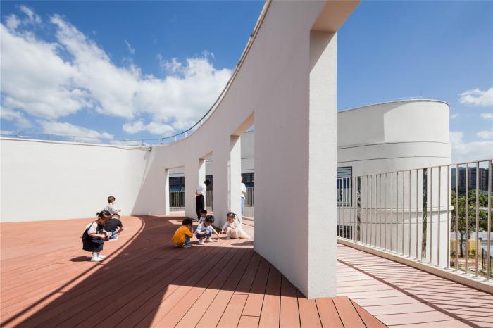 BIM建筑|一只静躺于海边的“海螺城堡”：大孚双语幼儿园 / 上海思序建筑规划设计