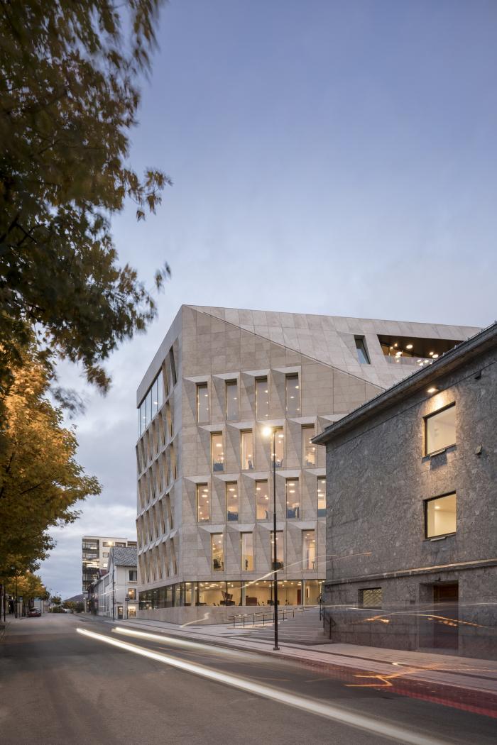 BIM建筑|北极圈内的一颗水晶石：挪威博德市政厅 / Atelier Lorentzen Langkilde