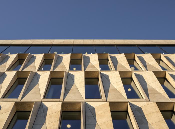 BIM建筑|北极圈内的一颗水晶石：挪威博德市政厅 / Atelier Lorentzen Langkilde