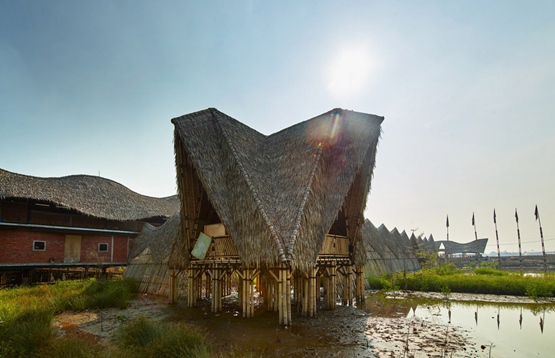 BIM建筑|印尼建造锯齿形茅草屋顶学校