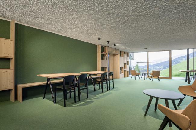 BIM建筑|依山就势而居——斯特拉塔酒店 / Plasma Studio