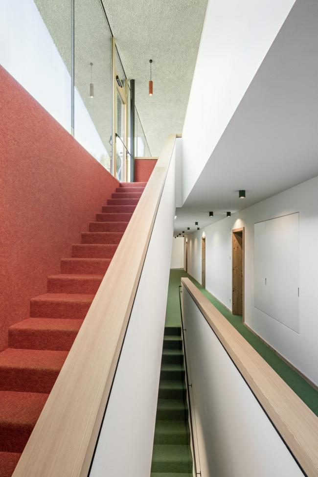 BIM建筑|依山就势而居——斯特拉塔酒店 / Plasma Studio