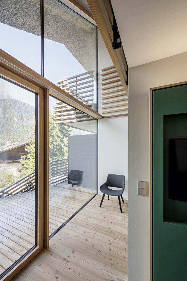 BIM建筑|依山就势而居——斯特拉塔酒店 / Plasma Studio