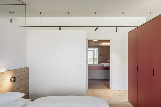 BIM建筑|依山就势而居——斯特拉塔酒店 / Plasma Studio