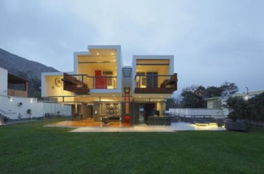 BIM建筑|宛如一只岩石雕刻而成的“生活容器”——秘鲁永久住宅 / Longhi Architects-BIM建筑网