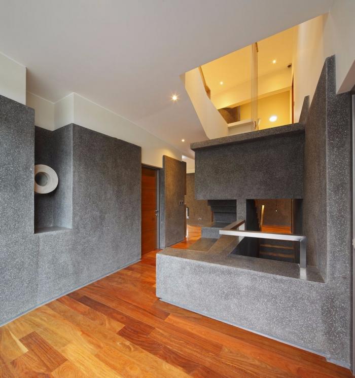 BIM建筑|宛如一只岩石雕刻而成的“生活容器”——秘鲁永久住宅 / Longhi Architects