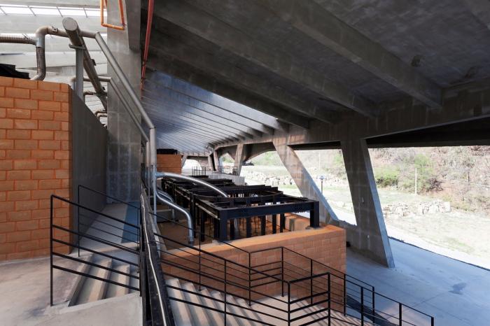 BIM建筑|混凝土几何架构而成的“游戏工具”：上东木炭桑拿屋 / studio_suspicion