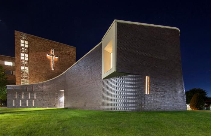 BIM建筑|旋转“编织”砖石打造的雕塑：圣玛丽教堂 / PLY+