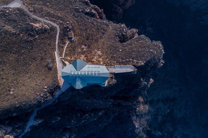 BIM建筑|悬崖上的餐厅 / 天地都市建筑设计