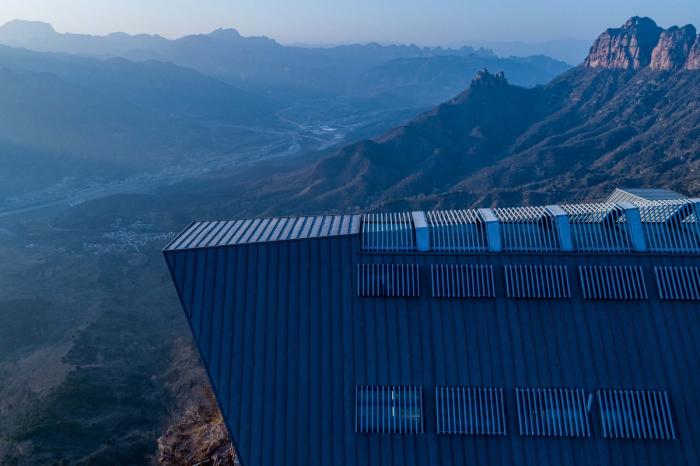 BIM建筑|悬崖上的餐厅 / 天地都市建筑设计