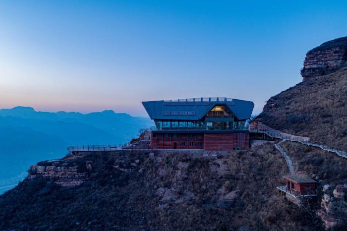 BIM建筑|悬崖上的餐厅 / 天地都市建筑设计