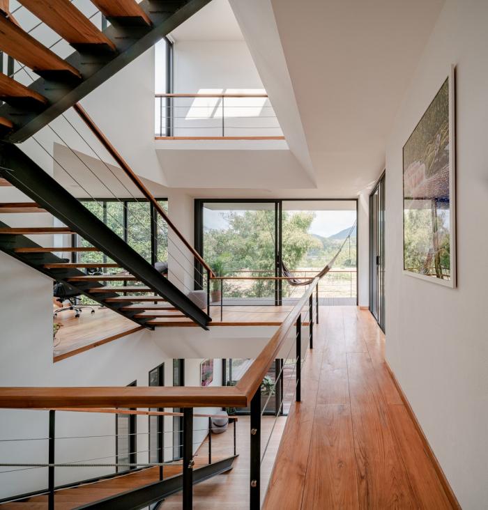 BIM建筑|群山环抱中的雕塑：MHS住宅 / ASWA