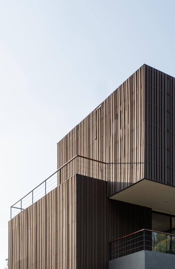 BIM建筑|群山环抱中的雕塑：MHS住宅 / ASWA