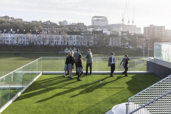 BIM建筑|体育与科学精神的碰撞：布莱顿学院 / OMA