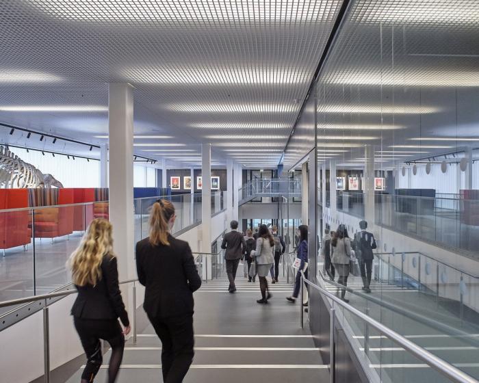 BIM建筑|体育与科学精神的碰撞：布莱顿学院 / OMA