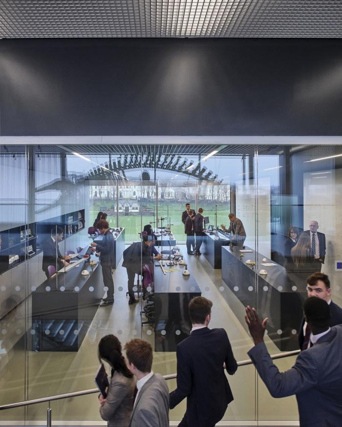 BIM建筑|体育与科学精神的碰撞：布莱顿学院 / OMA