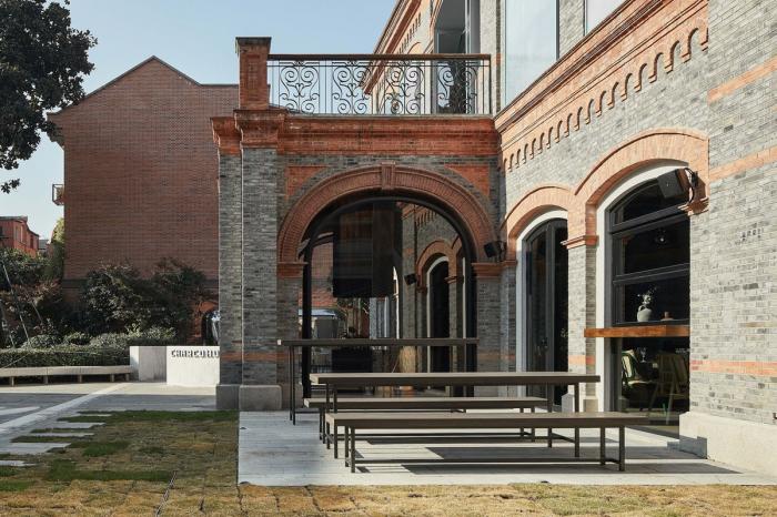 BIM建筑|当时间与温度交织于空间——CHARCOHOL巧客餐厅与鸡尾酒吧 / 八荒设计