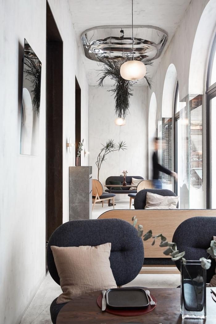 BIM建筑|当时间与温度交织于空间——CHARCOHOL巧客餐厅与鸡尾酒吧 / 八荒设计