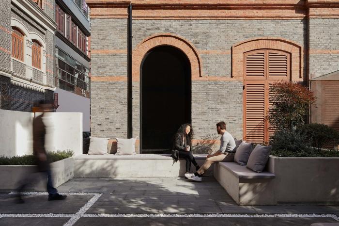 BIM建筑|当时间与温度交织于空间——CHARCOHOL巧客餐厅与鸡尾酒吧 / 八荒设计