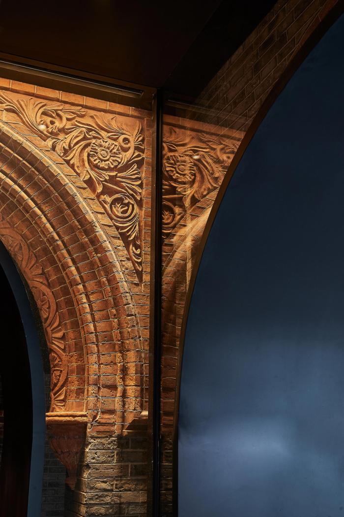 BIM建筑|当时间与温度交织于空间——CHARCOHOL巧客餐厅与鸡尾酒吧 / 八荒设计