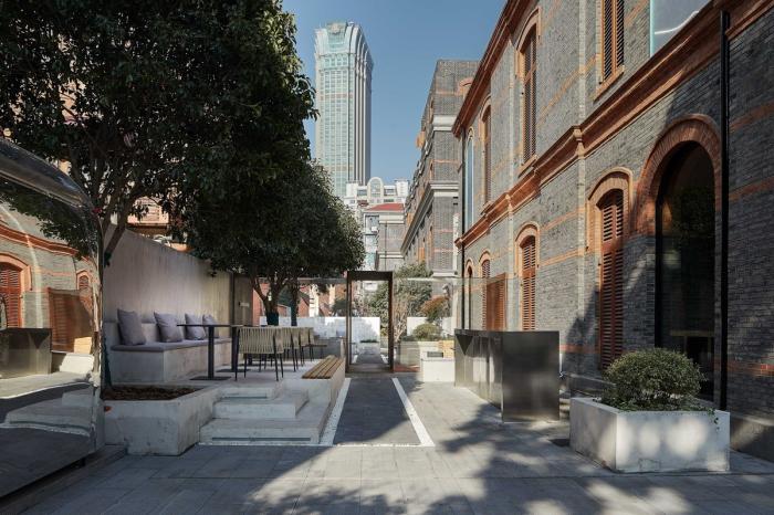 BIM建筑|当时间与温度交织于空间——CHARCOHOL巧客餐厅与鸡尾酒吧 / 八荒设计