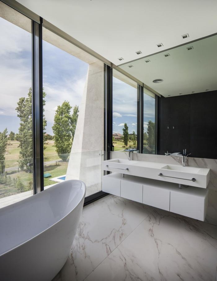 BIM建筑|温暖纯粹的解构：大理石住宅 / OON Architecture