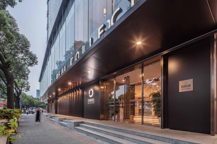 BIM建筑|上海景瑞悦樘臻选(中山公园店）改造实录 / 上海成执建筑设计