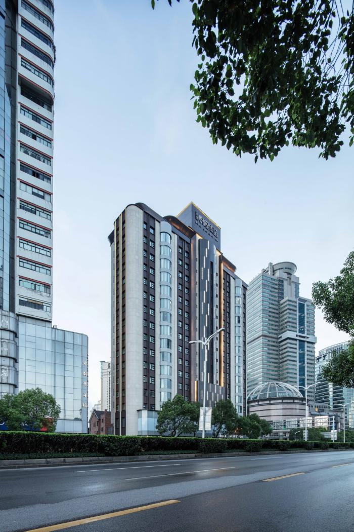 BIM建筑|上海景瑞悦樘臻选(中山公园店）改造实录 / 上海成执建筑设计