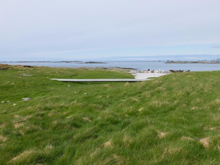 BIM建筑|在折叠混凝土上观海：错乱岩层上的游客中心 / MORFEUS arkitekter