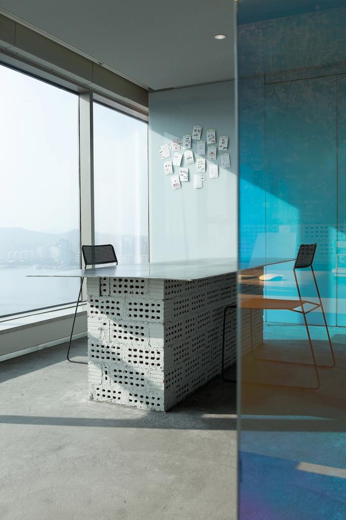 BIM建筑|一次与材质的对话，将回忆延续的空间之旅 / 卧野空间设计事务所