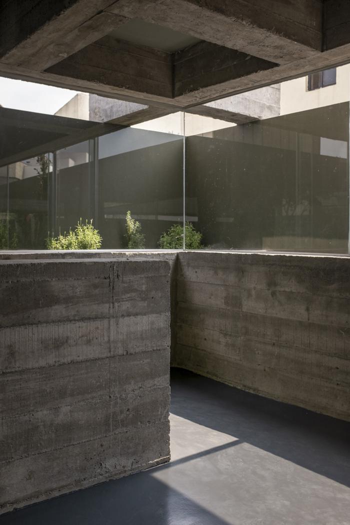 BIM建筑|未完成的废墟感——墨西哥八梁宅 / Covachita Taller