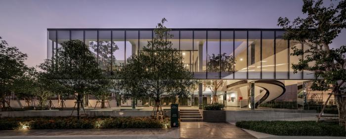 BIM建筑|美联社普莱诺法霍尔兰西特俱乐部大楼 / ForX Design Studio