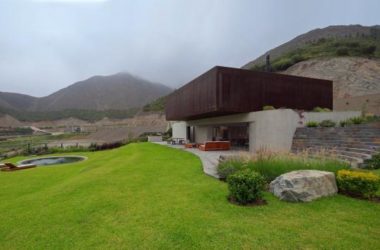 BIM建筑|山野乡村的有机住宅——“木盒之下” / Martin Dulanto Arquitecto-BIM建筑网