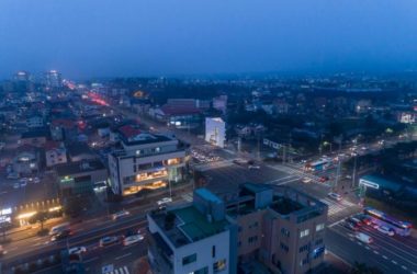 BIM建筑|混凝土构筑的抽象几何空间：Atelier 11办公楼 / Atelier 11-BIM建筑网