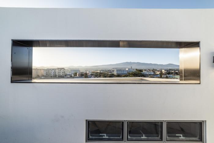 BIM建筑|混凝土构筑的抽象几何空间：Atelier 11办公楼 / Atelier 11