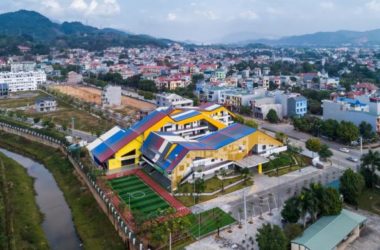 BIM建筑|五彩斑斓，互相嵌套的“山坡‘幼儿园 / 1+1>2-BIM建筑网