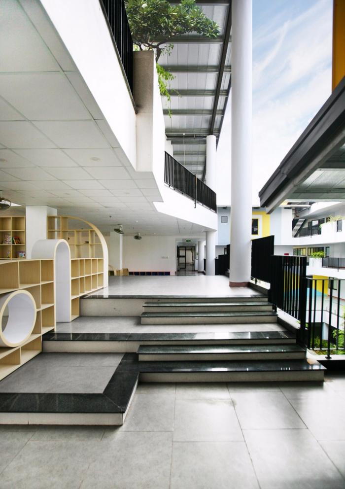 BIM建筑|五彩斑斓，互相嵌套的“山坡‘幼儿园 / 1+1>2