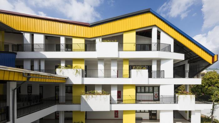 BIM建筑|五彩斑斓，互相嵌套的“山坡‘幼儿园 / 1+1>2