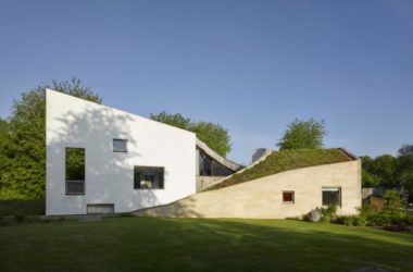 BIM建筑|乡村风景里的双人舞：英国景天草住宅 / Featherstone Young-BIM建筑网