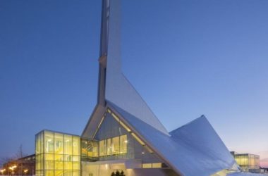 BIM建筑|传统教堂的改造：莫妮可·科里沃图书馆-BIM建筑网