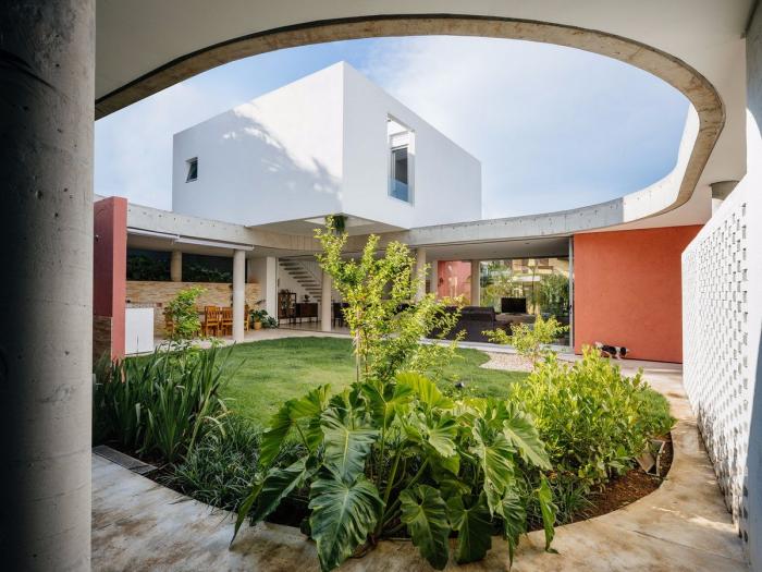 BIM建筑|方与圆营造的花园式住宅：Cauman之家 / Estúdio BRA