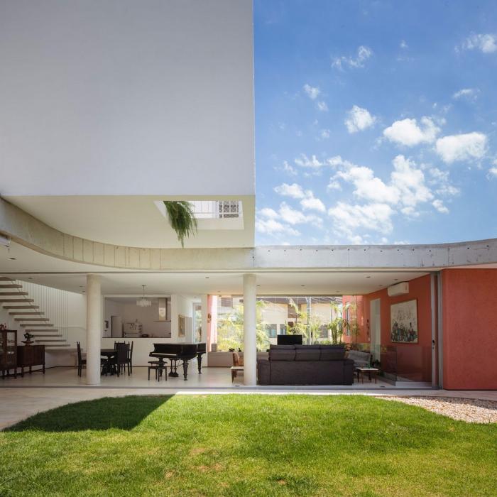 BIM建筑|方与圆营造的花园式住宅：Cauman之家 / Estúdio BRA