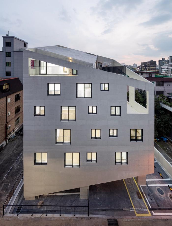 BIM建筑|虚与实的统一：韩国混凝土架空公寓 / Atelier Jun