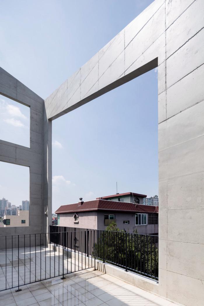 BIM建筑|虚与实的统一：韩国混凝土架空公寓 / Atelier Jun